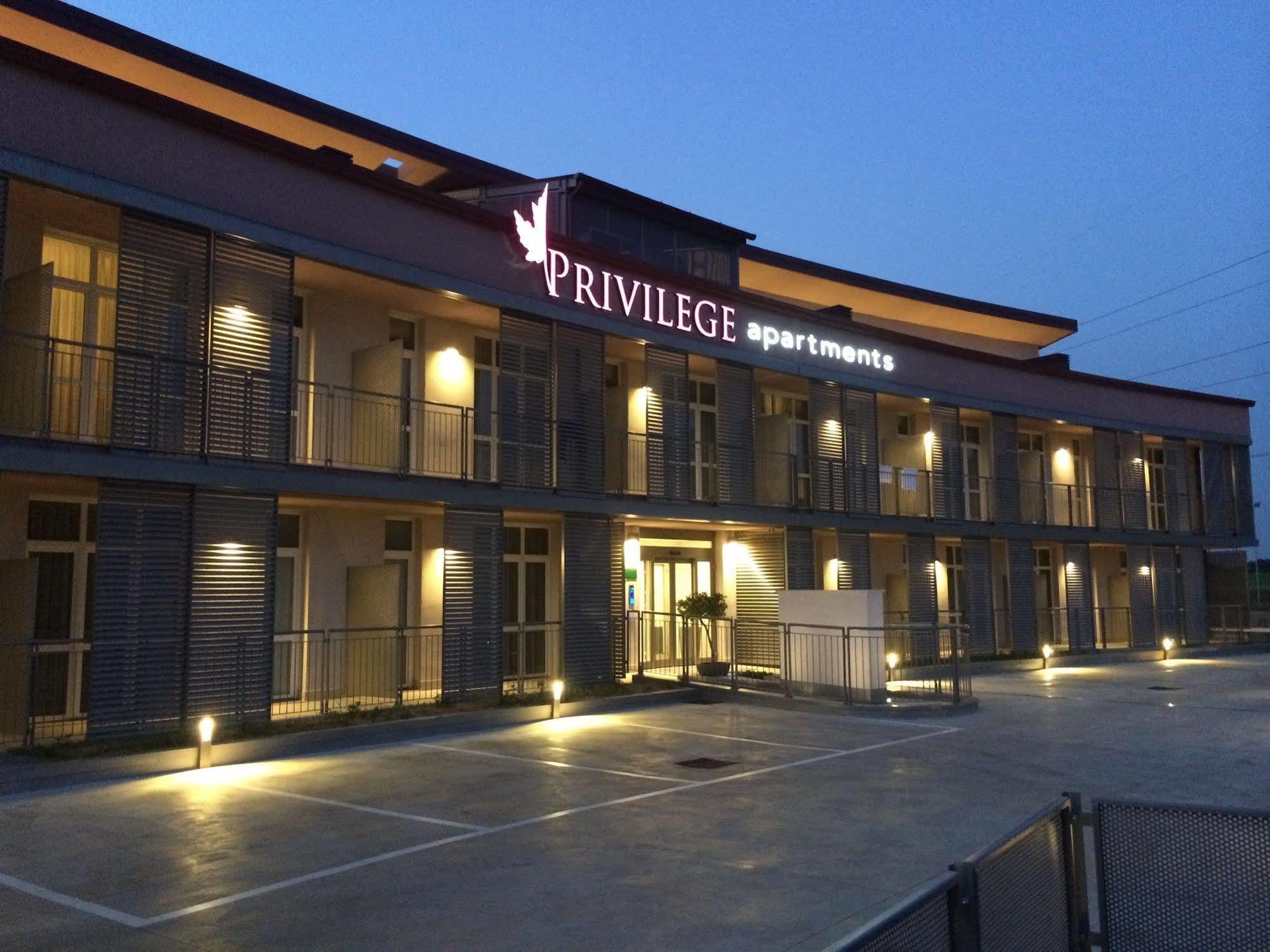 Privilege Apartments Вімеркате Екстер'єр фото